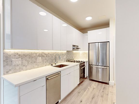 4th image of 1330 Union St APT 22