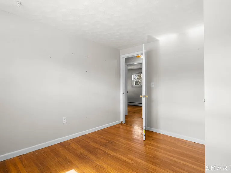 17 Dune Rd — Photo 1