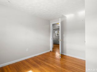 17 Dune Rd, Enfield, CT 06082