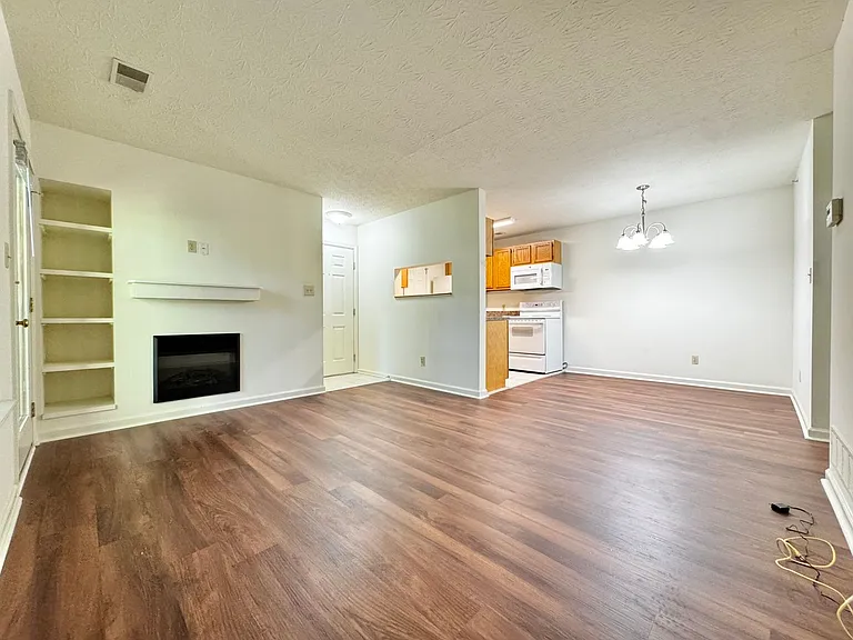 Forest Creek Apartments — Photo 23