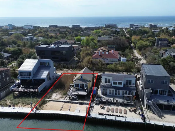 25 E Bayview Ave, Ocean Beach, NY 11770