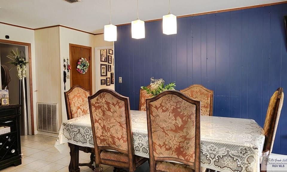 2nd image of 134 Laura Ln