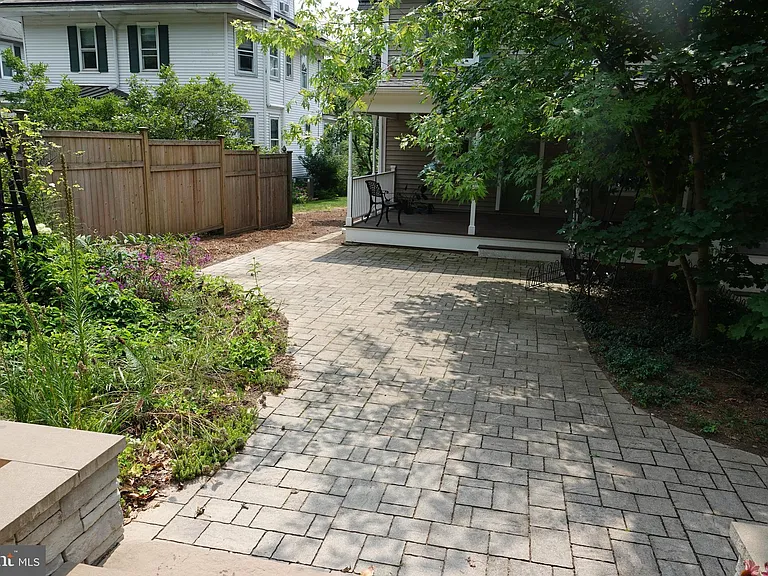 36 Hart Ave — Photo 66
