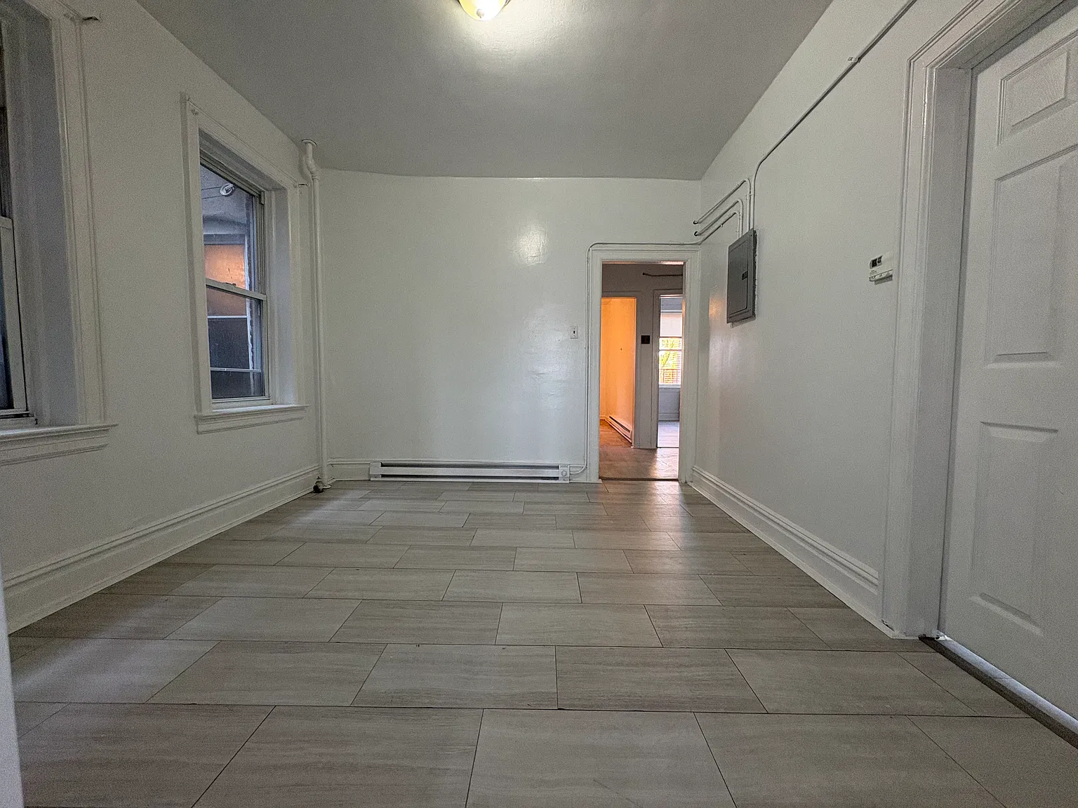 3 bed, $2,095 — Photo 2