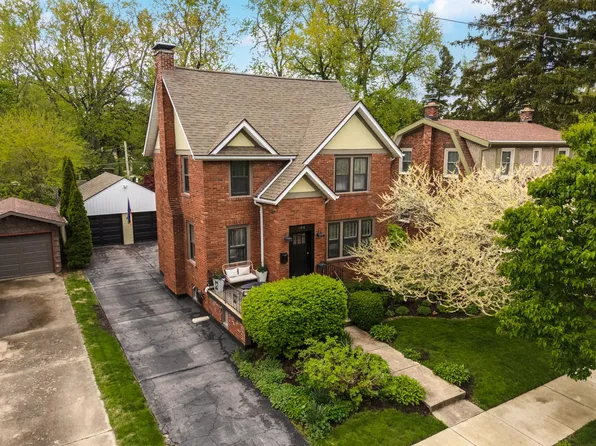 105 Warner St, Bloomington, IL 61701