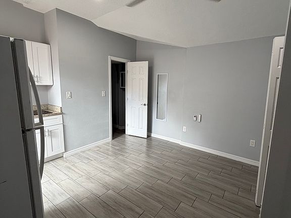 4th image of 3055 Atlantis Dr