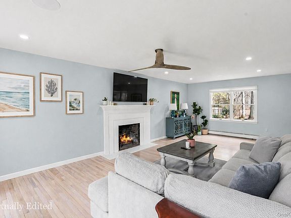 3rd image of 5845 N Bayview Road