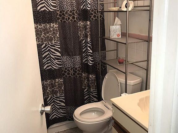 5th image of 124 Seaspray Ct