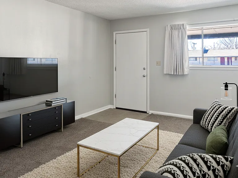 DeVille Apartments — Photo 26
