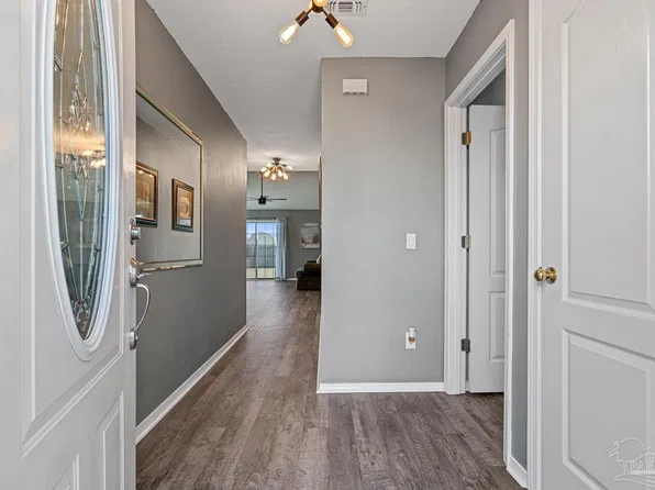 613 Hanley Downs Dr, Cantonment, FL 32533