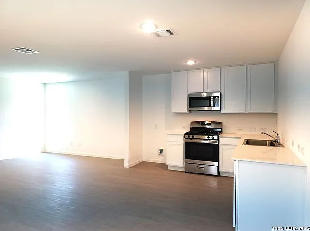 4 bed, 2.0 bath, 1386 sqft, $1,495 — Photo 3