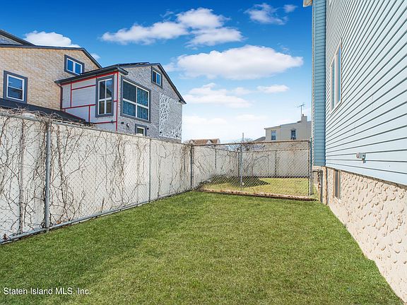 3rd image of 176 Cedar Ave