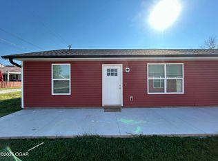 118 W Daugherty St #C, Carterville, MO 64835