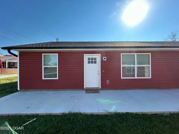 118 W Daugherty St #D, Carterville, MO 64835