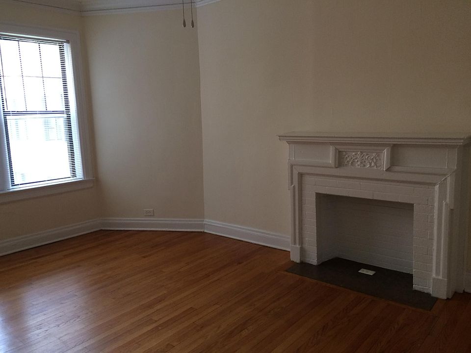 2nd image of 1421 W Sherwin Ave APT 2C