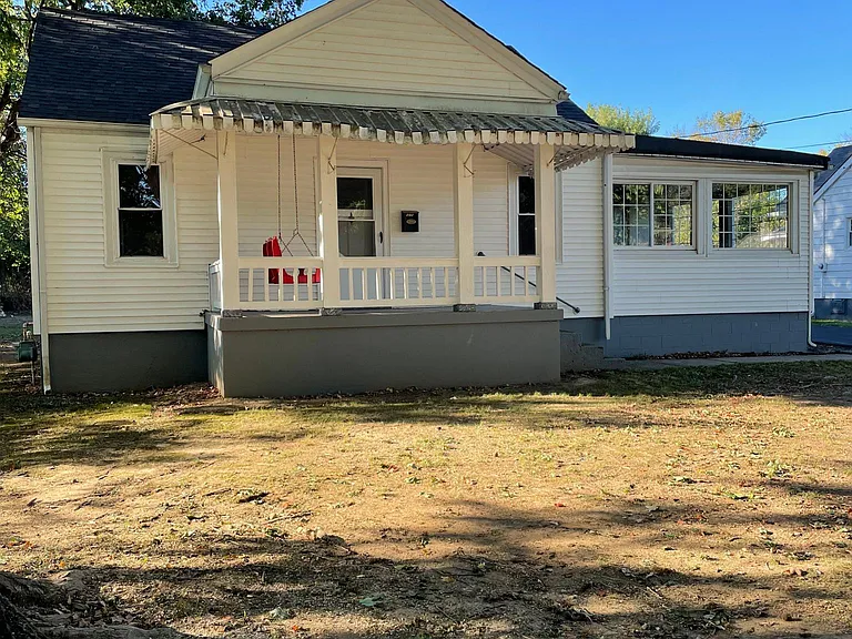 626 N Main St — Photo 17