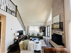 1070 Hawkins Rd — Photo 8