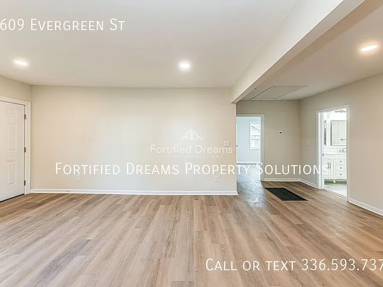1609 Evergreen St — Photo 26