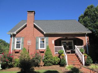 1008 Olive Ave SW, Lenoir, NC 28645