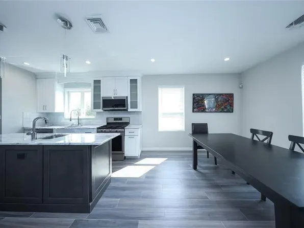 365 Liberty Avenue image 4 of 26