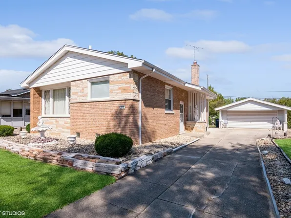 275 Spruce Ln, Chicago Heights, IL 60411