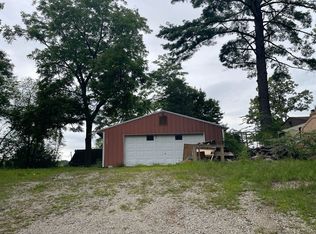 9211 Indian Lake Dr, Howell, MI
