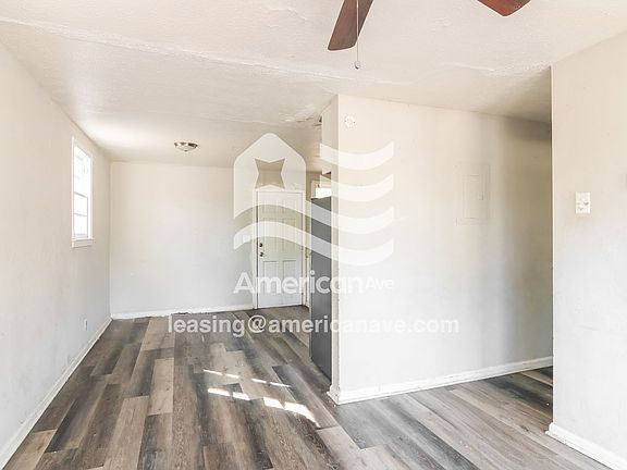1429995_003_dining_room_4.jpg