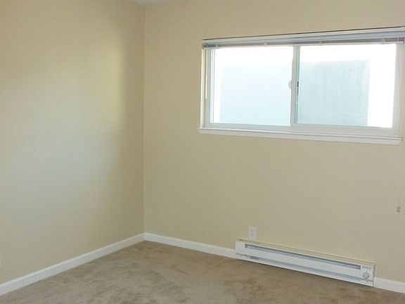 5th image of 460 S 4th St APT 2