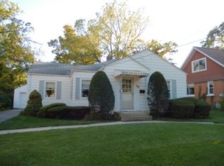 609 E 11th St, Lockport, IL 60441