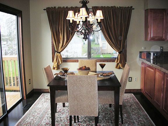 Bon Appetito Dining Room with BBQ Deck