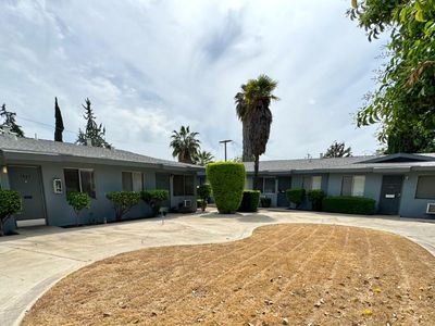 1417 W Clinton Ave, Fresno, CA, 93705