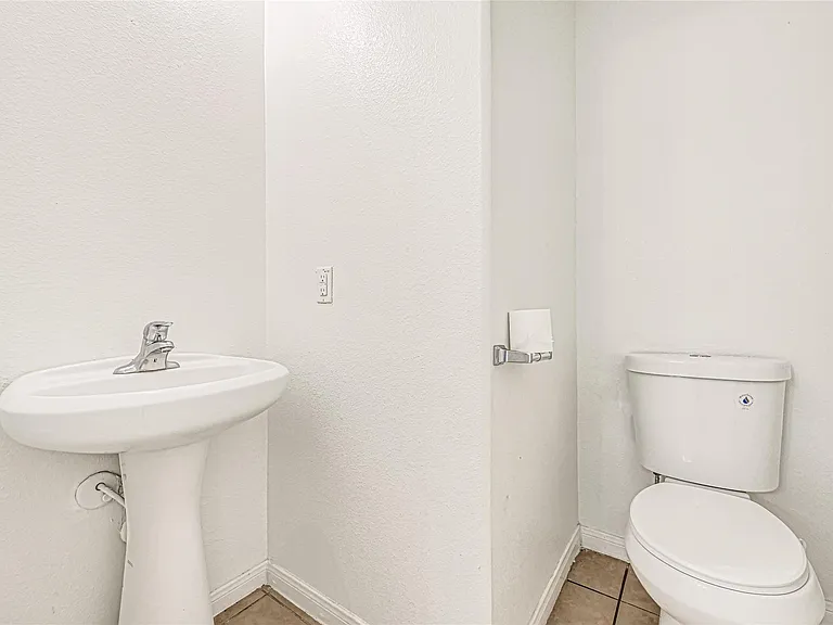 8843 Leclaire Meadow Dr — Photo 16
