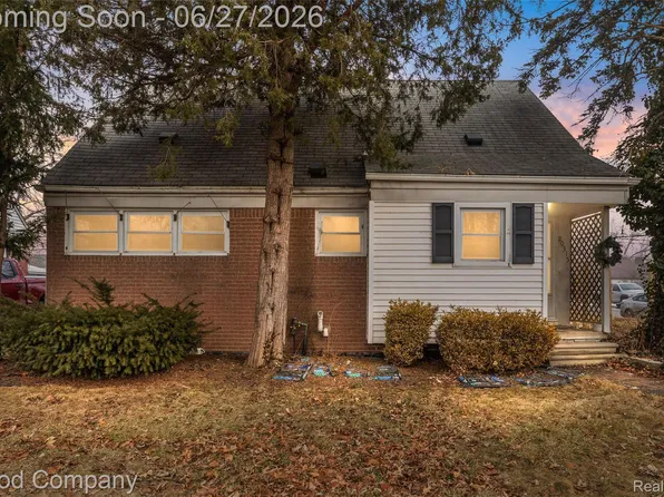 20315 Lancaster St, Harper Woods, MI 48225