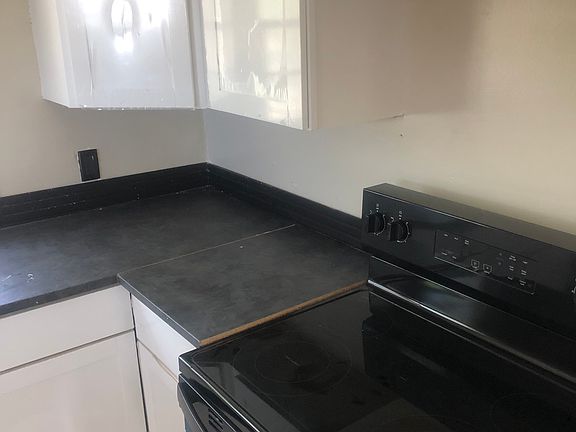 2nd image of 801 Colonial Ave #A