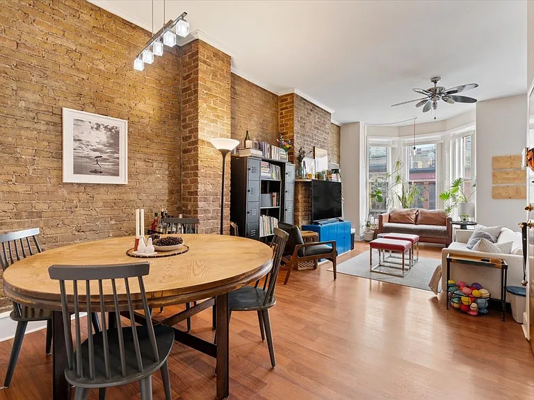 116 W Grand Ave #3 — Photo 10