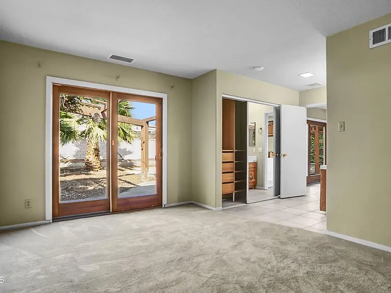 1307 S Petit Ave — Photo 17