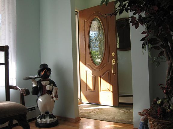 2nd image of 14 Beaverbrook Dr