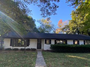 2360 Hillside Ln, Green Bay, WI 54302