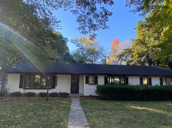 2360 Hillside Ln, Green Bay, WI 54302