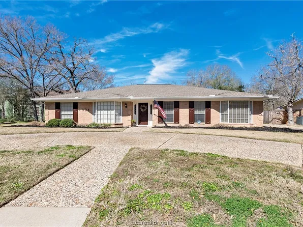 1021 Guadalupe Dr, College Station, TX 77840