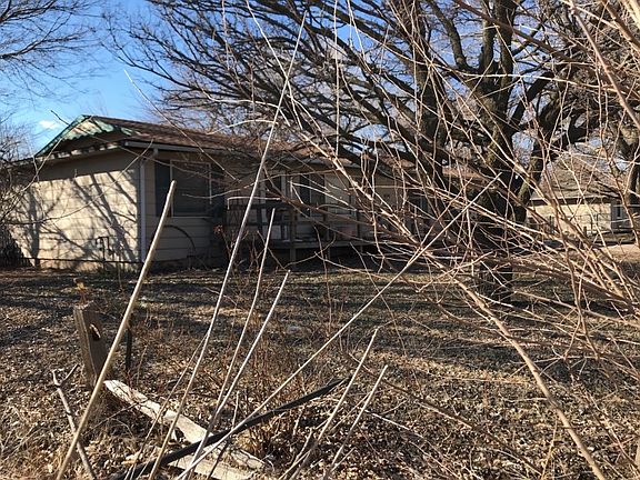 3rd image of 3303 Carole St
