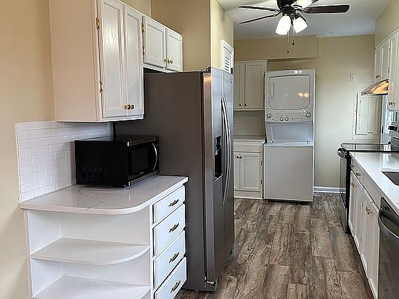 4th image of 309 Woodford St