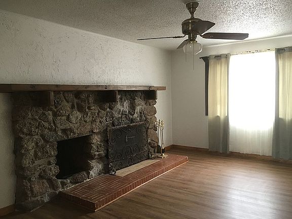 3rd image of 313 Chino St