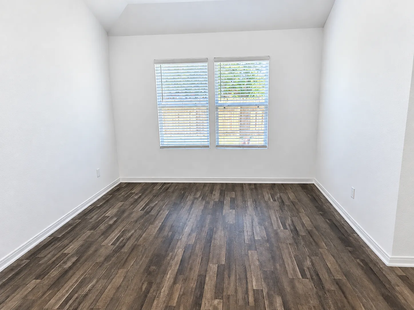 4 bed, 1776 sqft, $1,950 — Photo 4