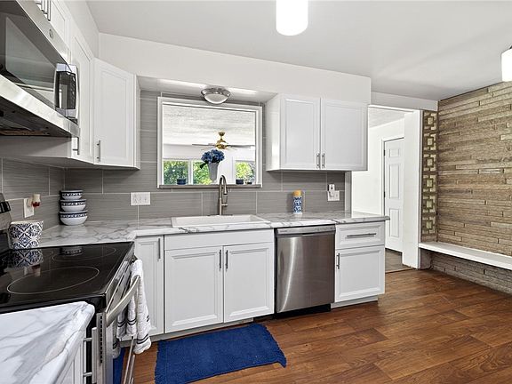 3rd image of 2684 Arthur Rd