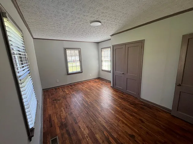 403 Holmes St — Photo 13