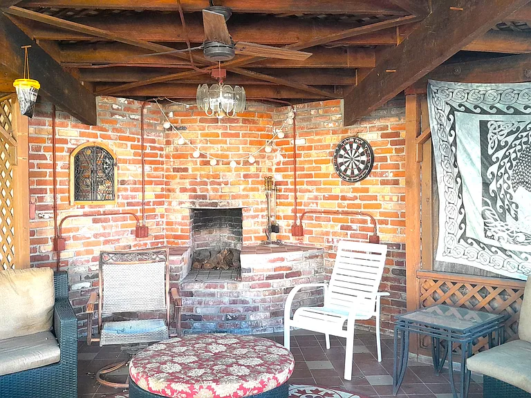 2231 Riviera St — Photo 30