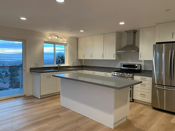 Quartz countertops