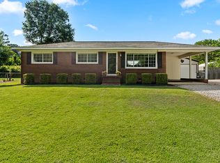 402 Chinquapin Rd, Greenwood, SC 29646