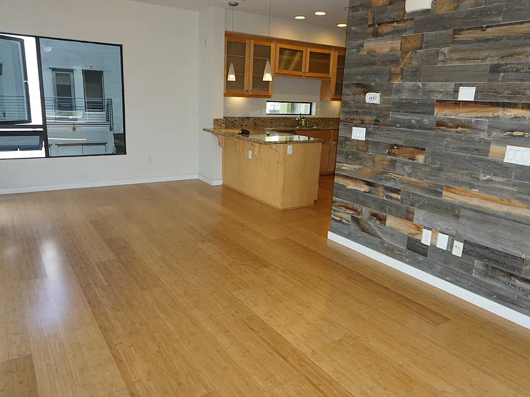 907 Zephyr Dr — Photo 5